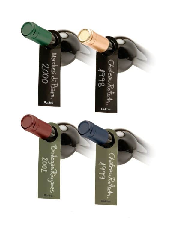 Etiketter till vin i vinkällaren 36-pack