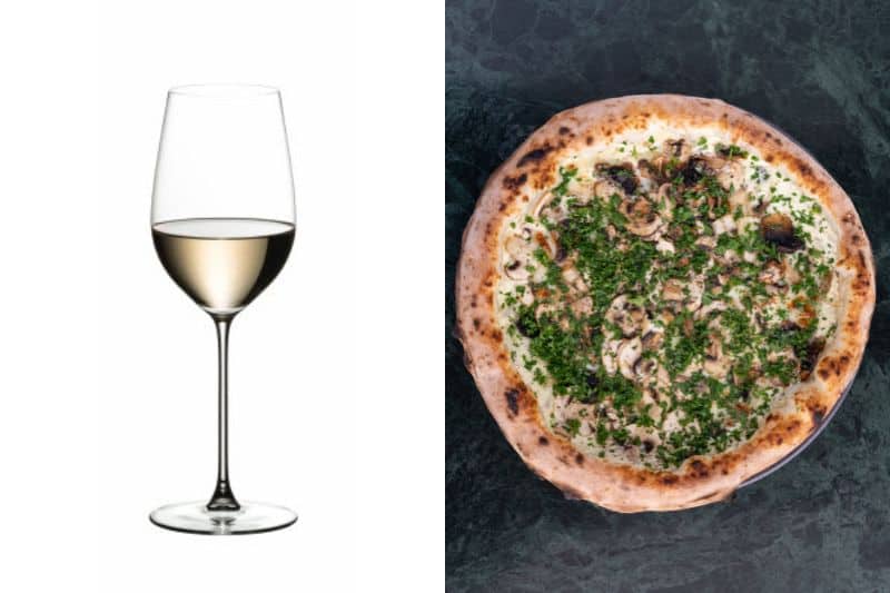 Riesling serveras med en pizza bianco fungi. 