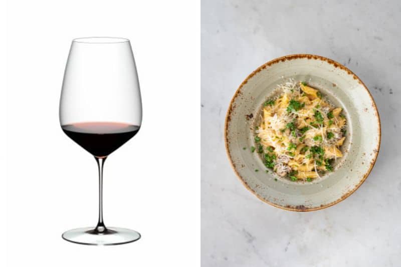 Cabernet Sauvignon serveras tillsammans med en Pasta Vongole.