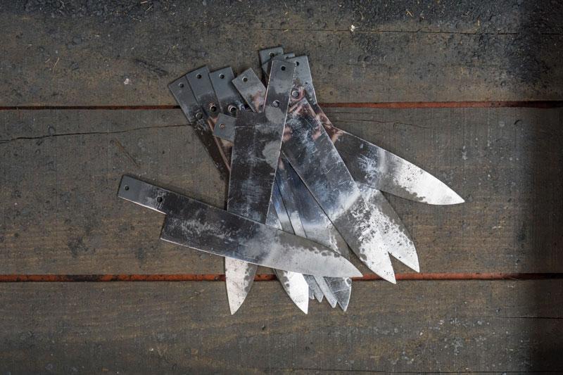 Knivblad tillverkade i Tamahagane-stål.
